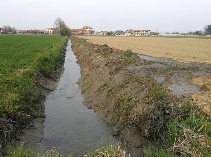Canali irrigui, scatta la pulizia annuale: obbligo per i proprietari entro il 5 aprile, avviso del Consorzio Riva Sinistra Stura sui siti comunali